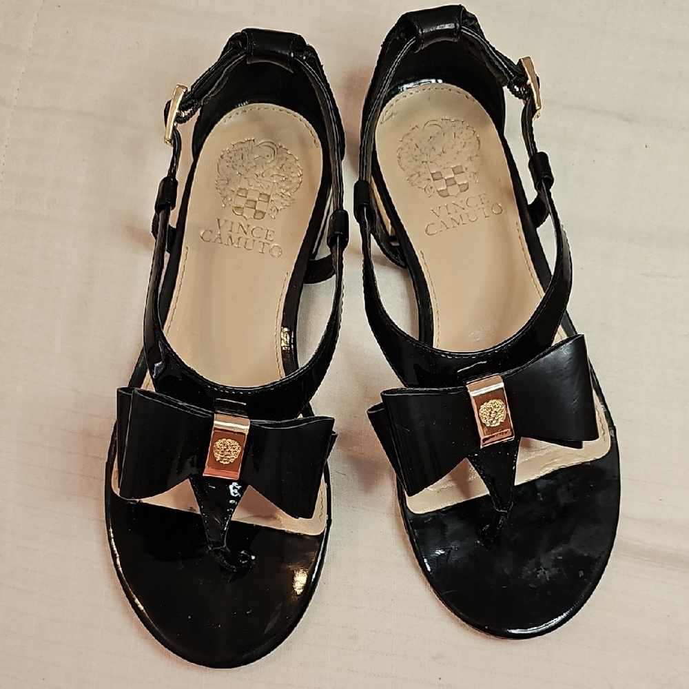 Vince Camuto Harmonia Bow Black Patent Leather Sandals Womens Size 5.5 Used